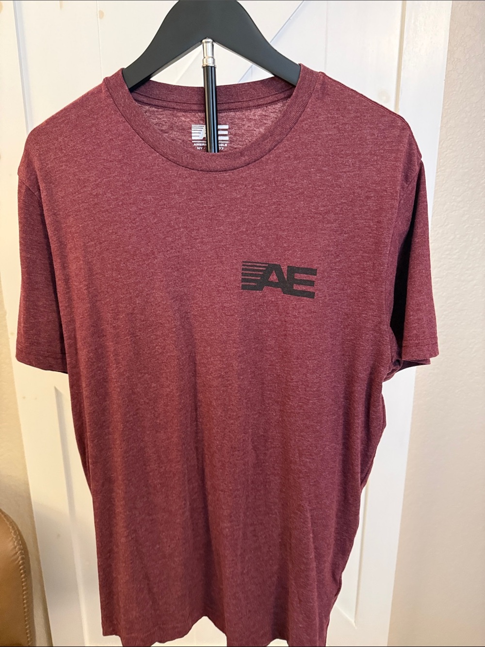 American Eagle Outfitters Men’s Maroon Heather Short‑Sleeve Crew Tee
